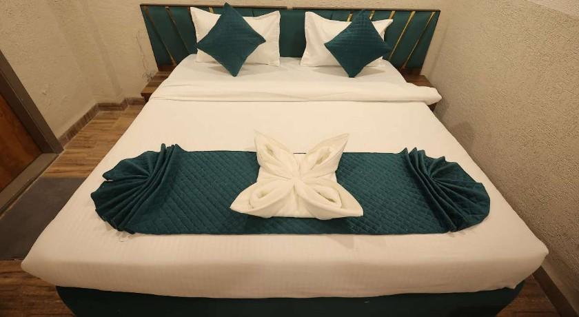 Hotel Glow in Indore