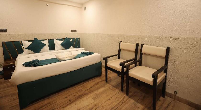 Hotel Glow in Indore