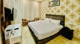 Hotel Hollywood in Zirakpur
