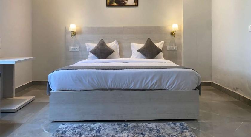 Hotel Parkland in Zirakpur