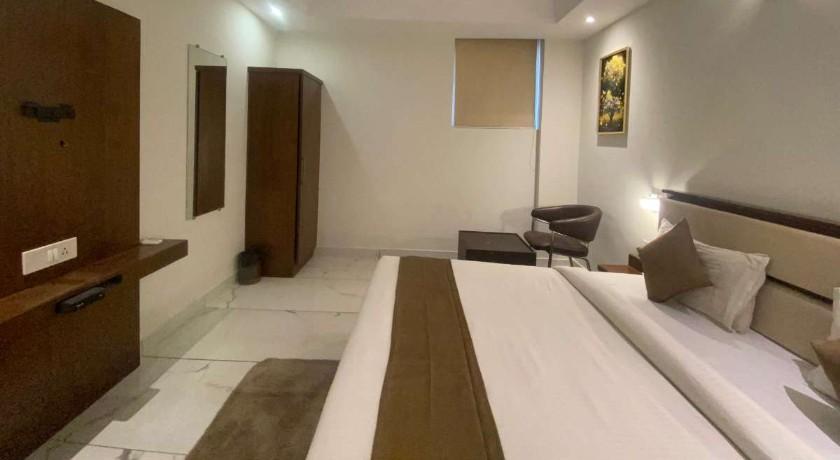 Hotel Parkland in Zirakpur