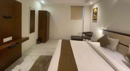 Hotel Parkland in Zirakpur