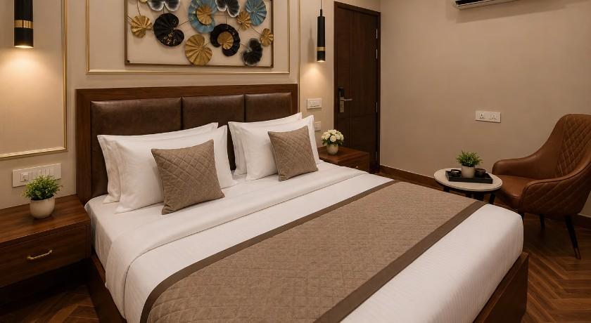 Qotel Comfort Oasis Rajouri Garden in Delhi