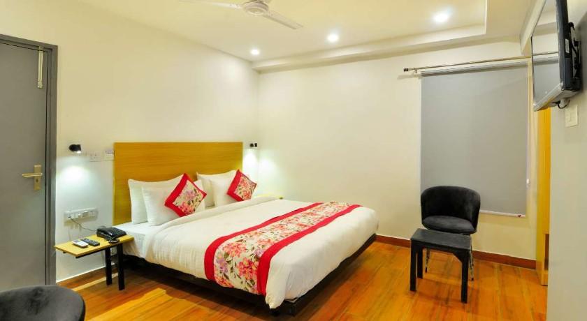 Hotel Red York in Noida