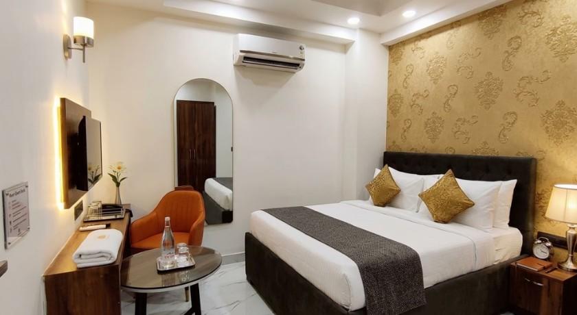 Hotel Aroha Stayz in Noida