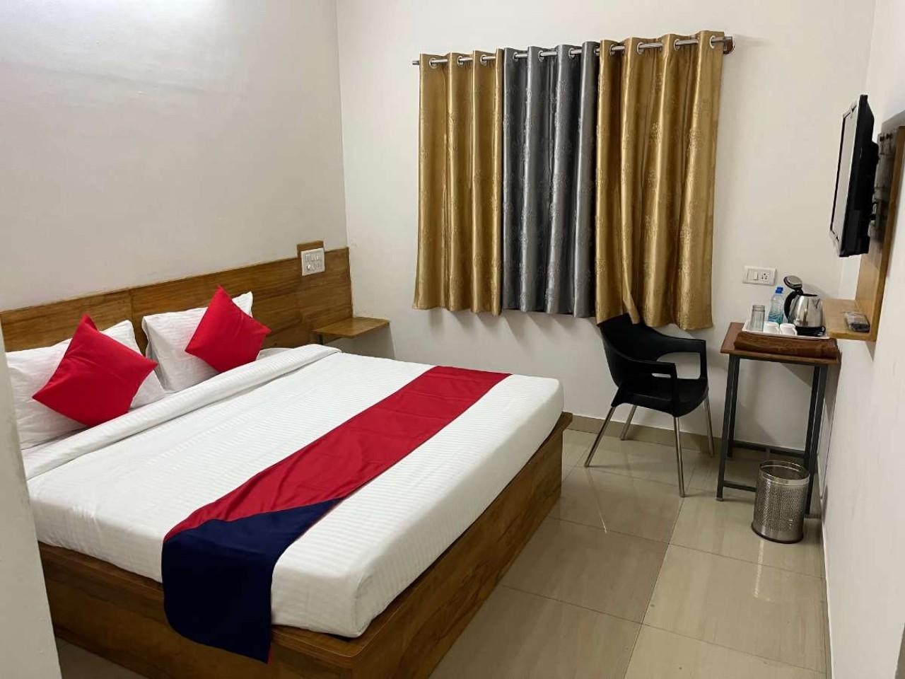Hotel Stay Shine in Mysore