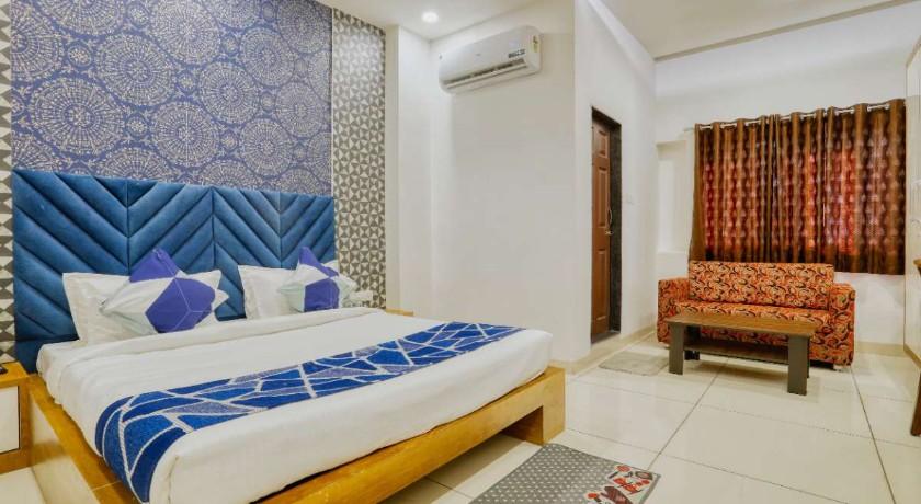Hotel B Fine in Indore