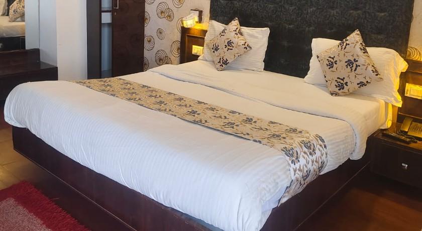 Hotel Grand Apple in Ahmedabad