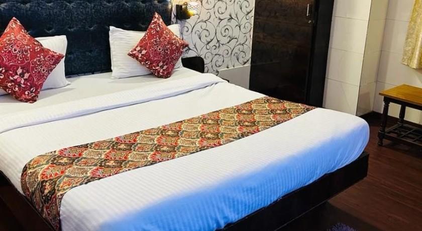Hotel Grand Apple in Ahmedabad