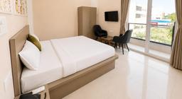 Hotel Blue Fern - Near India Expo Center & Mart in Noida