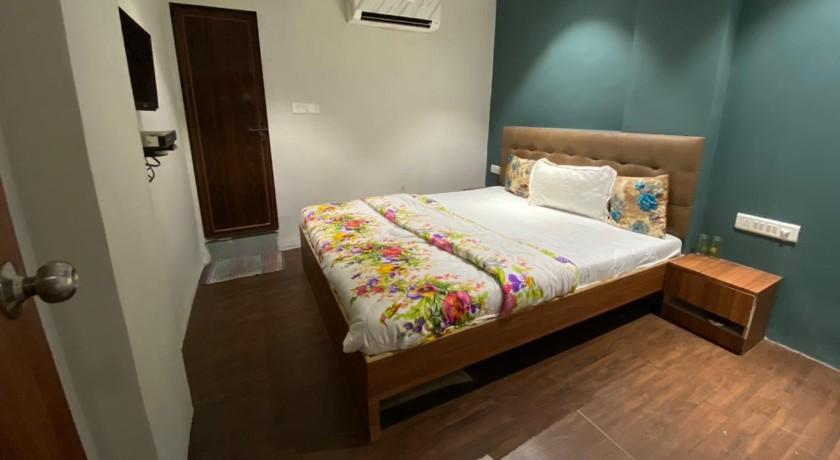 Nidhivan Hotel And Rooms in Surat