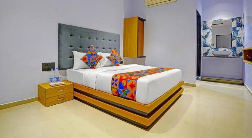Nidhivan Hotel And Rooms in Surat
