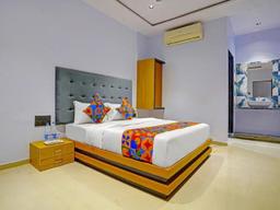 Nidhivan Hotel And Rooms in Surat