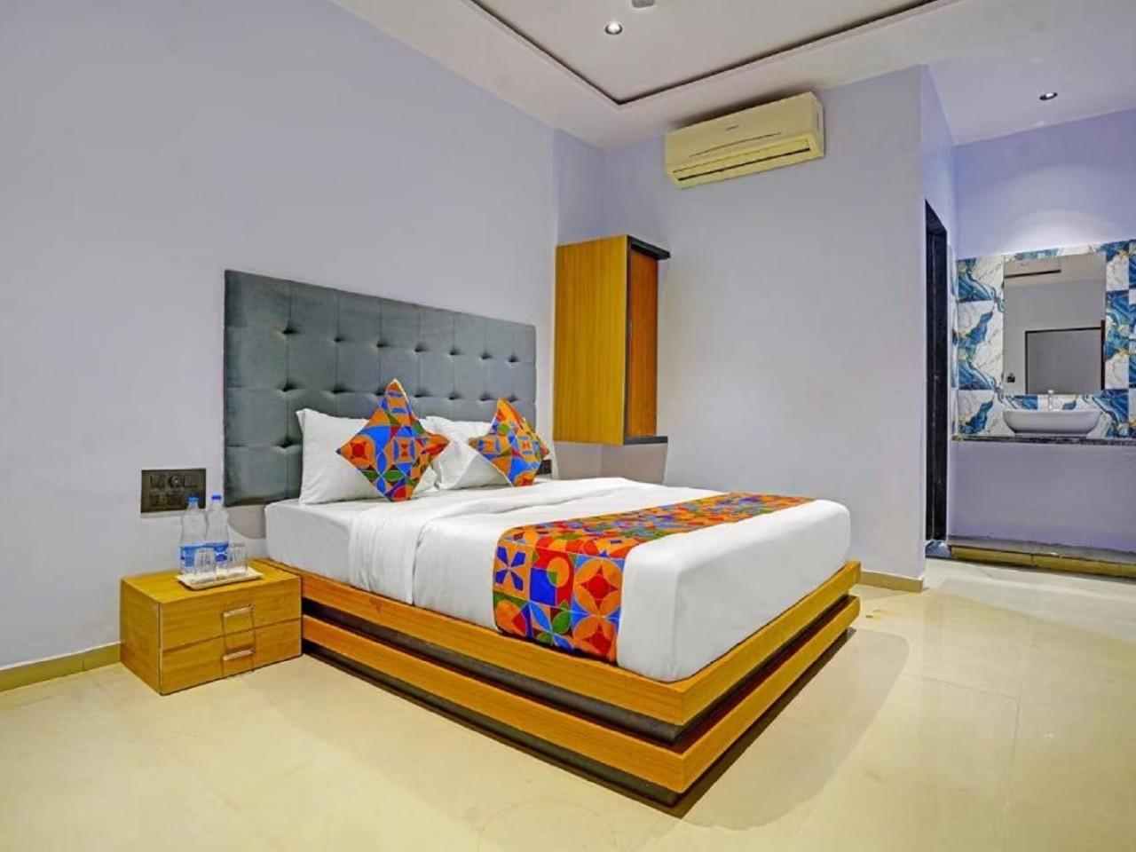 Nidhivan Hotel And Rooms in Surat