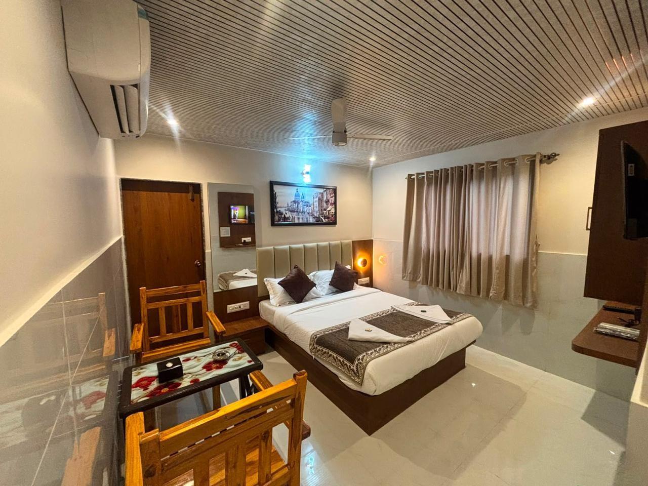 Hotel Vishwadarshan Residency in Navi Mumbai