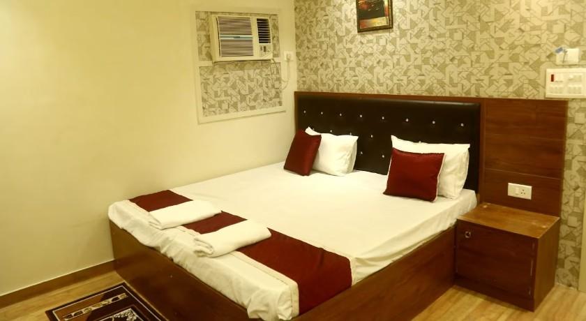 Pyrenees Homestay in Agra