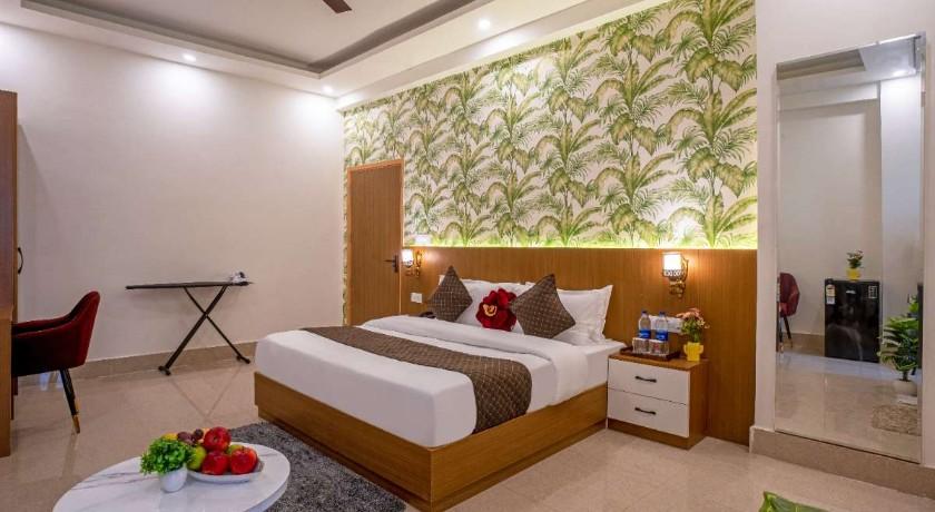 Hotel Saffron Stays in Noida