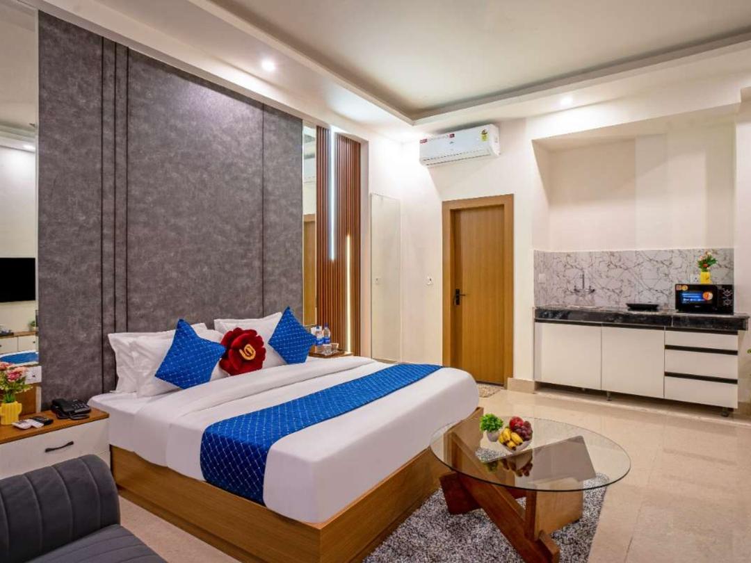 Hotel Saffron Stays in Noida