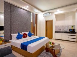 Hotel Saffron Stays in Noida