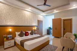 Hotel Saffron Stays in Noida
