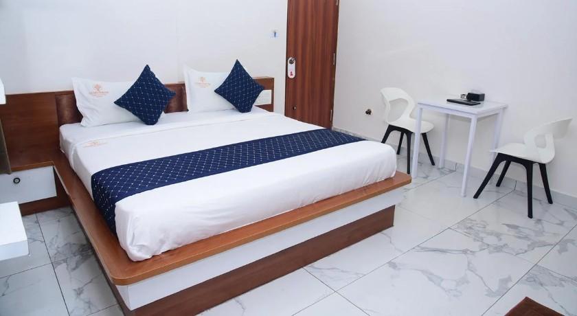 Golden Peak Inn in Mysore