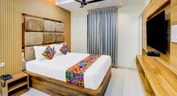 Monday Hotels in Rajahmundry