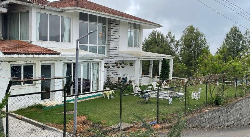 StayVista | The Lilly 4 BHK Villa in Ooty
