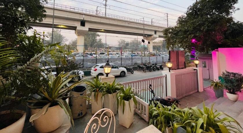 Qotel Comfort AT Residency in Ghaziabad