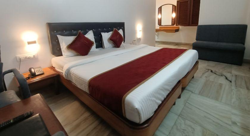 Raja Hotel in Thane
