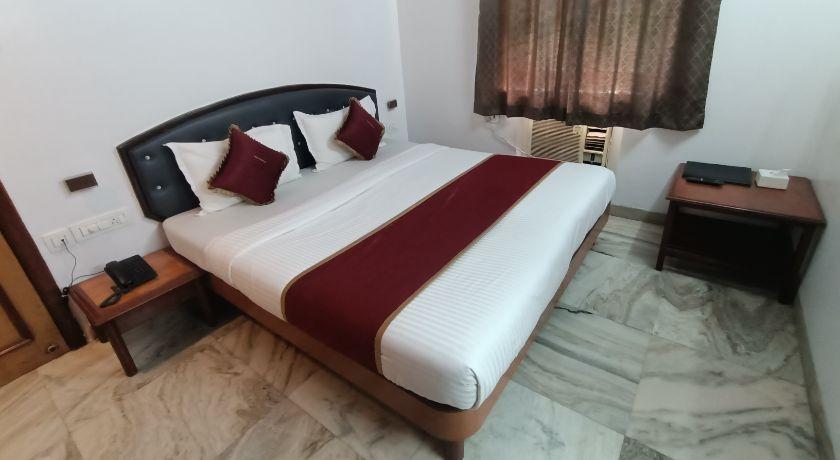 Raja Hotel in Thane