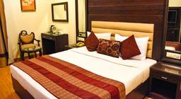 Aaron Grand in Delhi