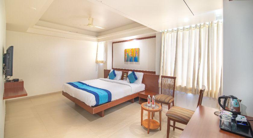 Hotel Monarch Montvert in Pune