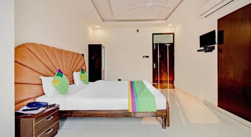 Hotel Silver Stallion in Lucknow