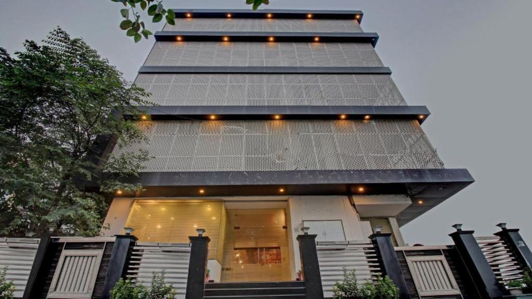 Hotel Silver Stallion in Lucknow