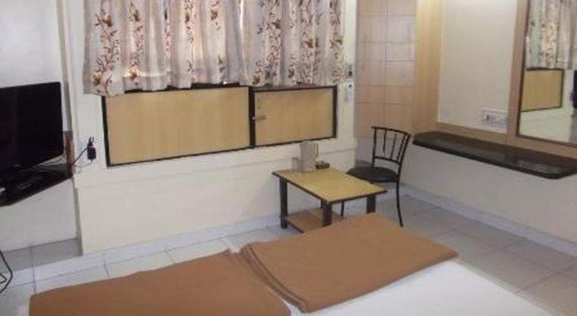 Hotel Suraj Classic in Pune