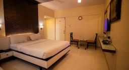 Hotel Redwings Castle in Panvel