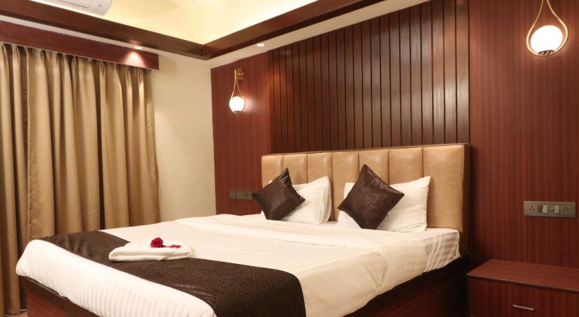 The Lake Hotel in Kolkata