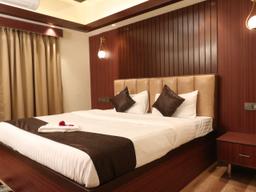 The Lake Hotel in Kolkata