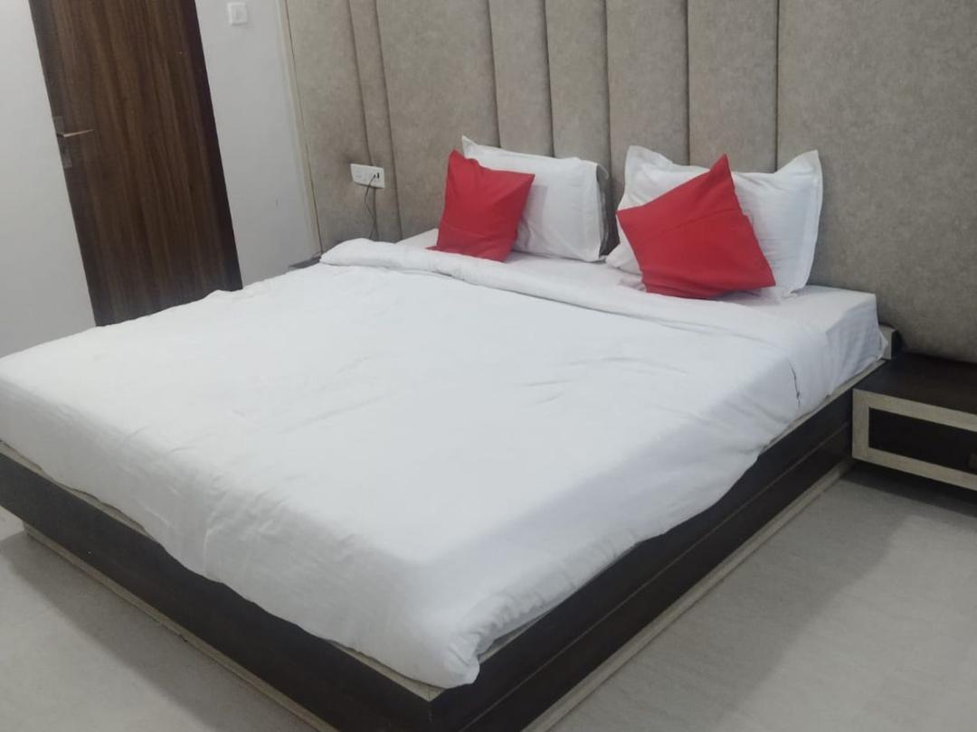 Hotel Crown Plaza Malviya Nagar in Jaipur