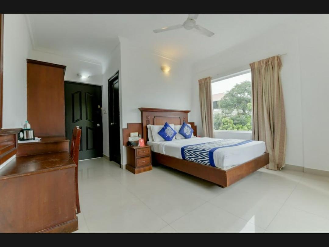 Hotel Centre Point in Kochi