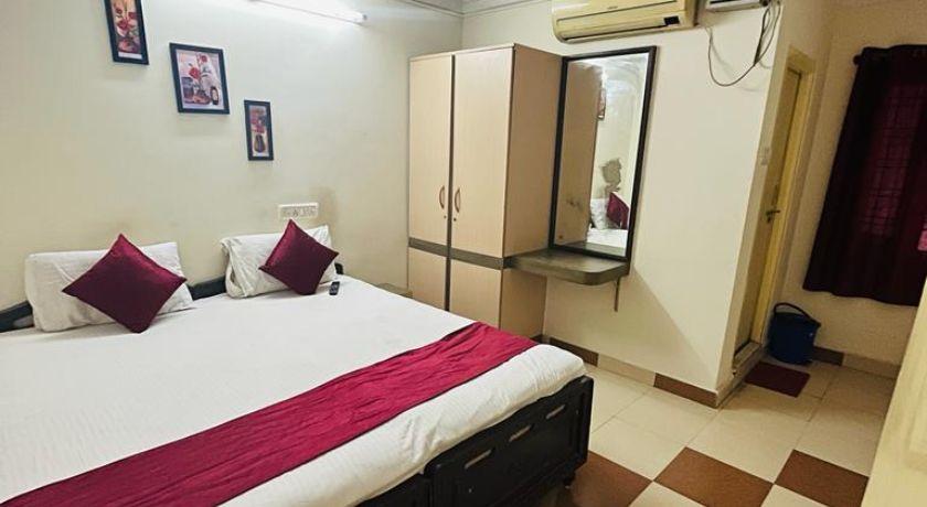 Hotel Silver Moon in Hyderabad
