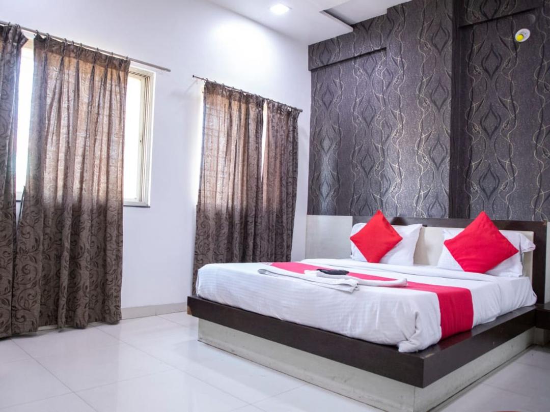 Hotel Everest Inn in Pune