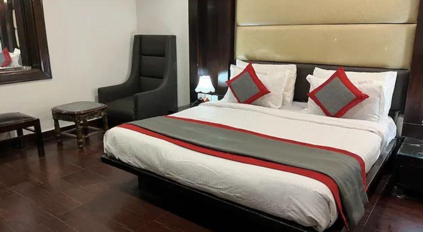 Qotel Express Sandberry in Delhi