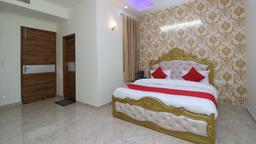 Hotel The Grand Palace in Ghaziabad