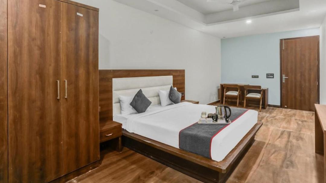 Hotel The Golf Inn in Noida
