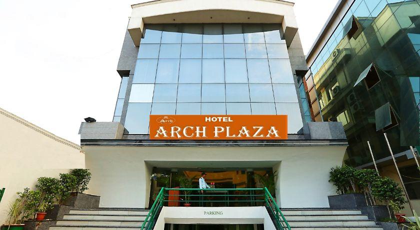 Hotel Arch Plaza in Delhi