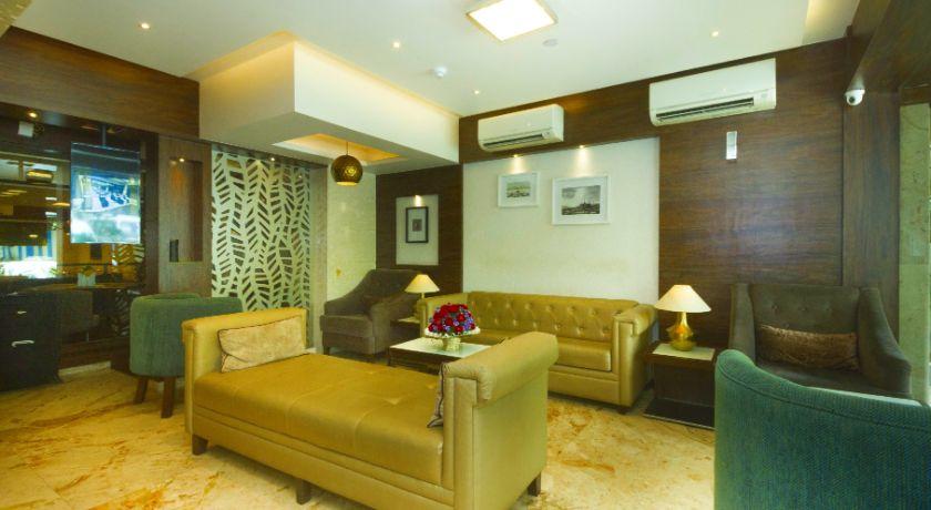 Hotel Le Grande in Mumbai