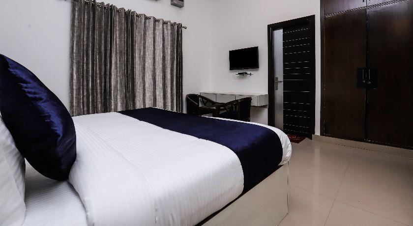 Hotel Vizima Blu in Noida
