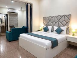 Hotel Vizima Blu in Noida
