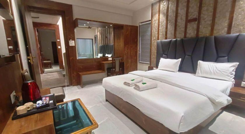 Hotel Apratim in Thane